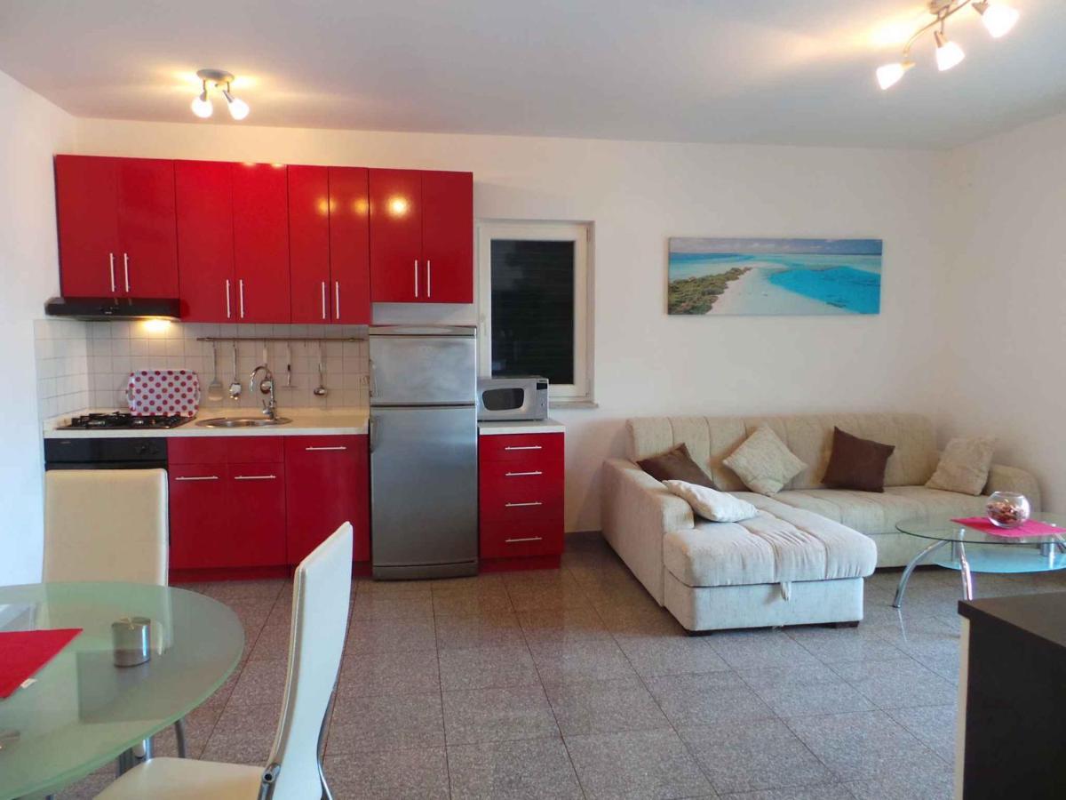 Holiday Home In Malinska/Insel Krk 13031 ภายนอก รูปภาพ