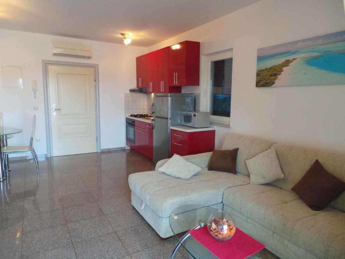 Holiday Home In Malinska/Insel Krk 13031 ภายนอก รูปภาพ